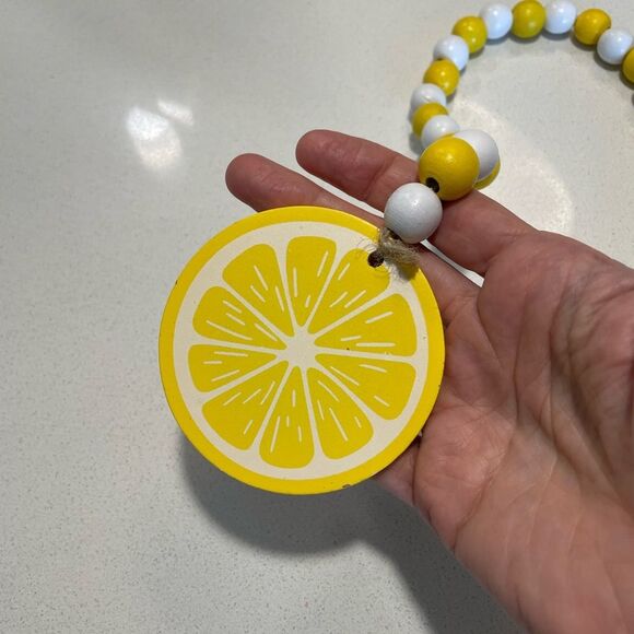 🔵  Lemon Slice Wood Bead Garland with Tassel - Yellow & White Farmhouse Decor - Picture 3 of 4